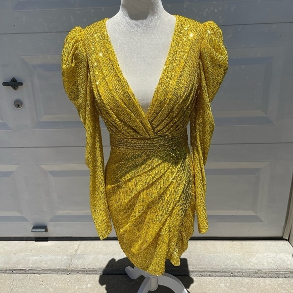 Ieena By Mac Duggal
Style No. 26944 Evening Yellow/Gold Mini Dress Size 4 - Picture 3 of 11
